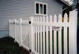 Straight Top Contemporary Picket Vinyl Fence