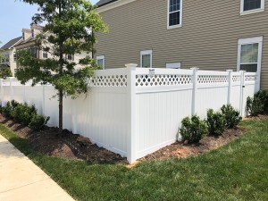 white vinyl privacy fence